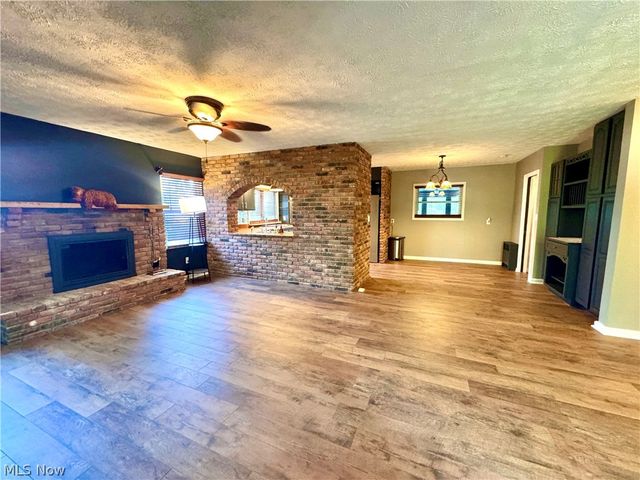 8016 Harris Drive, Garrettsville, OH 44231