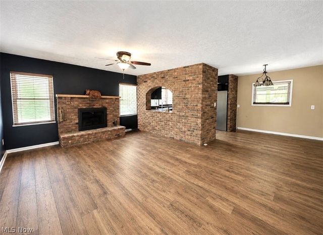 8016 Harris Drive, Garrettsville, OH 44231