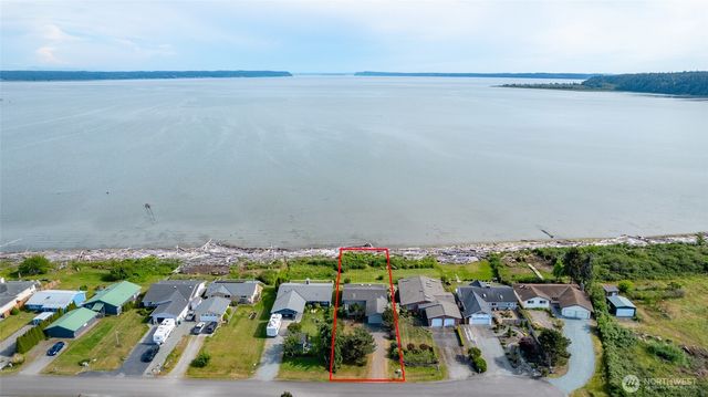 754 Livingston Bay Shore Drive, Camano Island, WA 98282