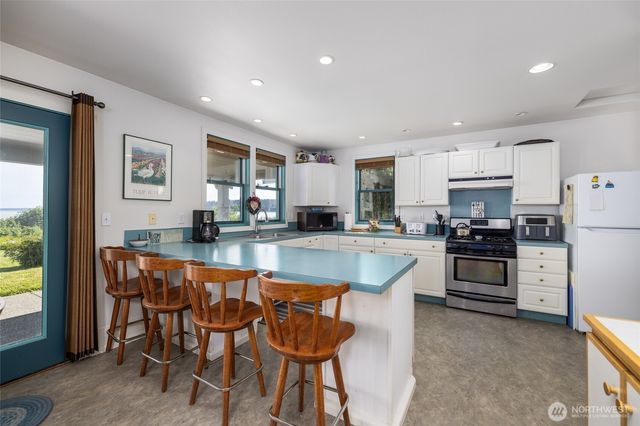 754 Livingston Bay Shore Drive, Camano Island, WA 98282