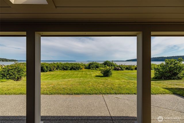 754 Livingston Bay Shore Drive, Camano Island, WA 98282