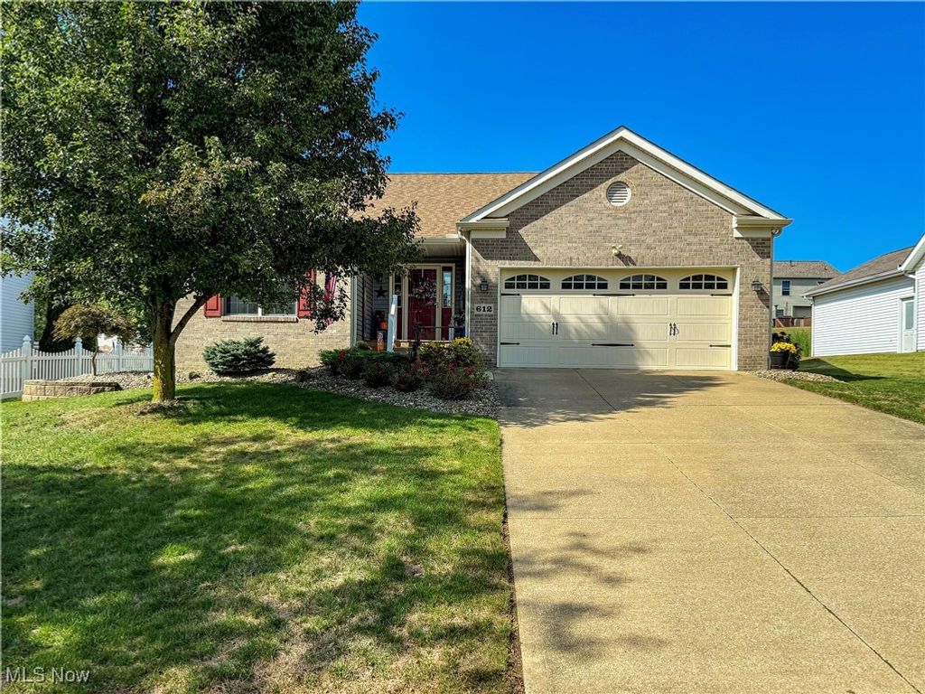 612 33rd Street SW, Barberton, OH 44203