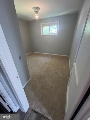 7 DEBORAH AVE, New Castle, DE 19720
