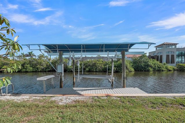 2880 8TH AVENUE, St James City, FL 33956