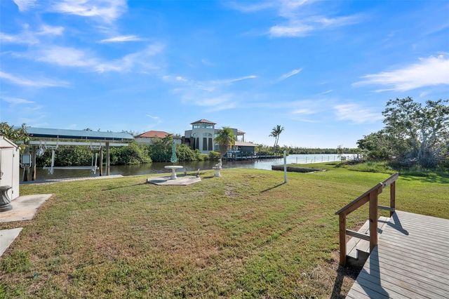 2880 8TH AVENUE, St James City, FL 33956