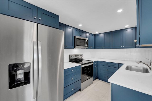 2880 8TH AVENUE, St James City, FL 33956