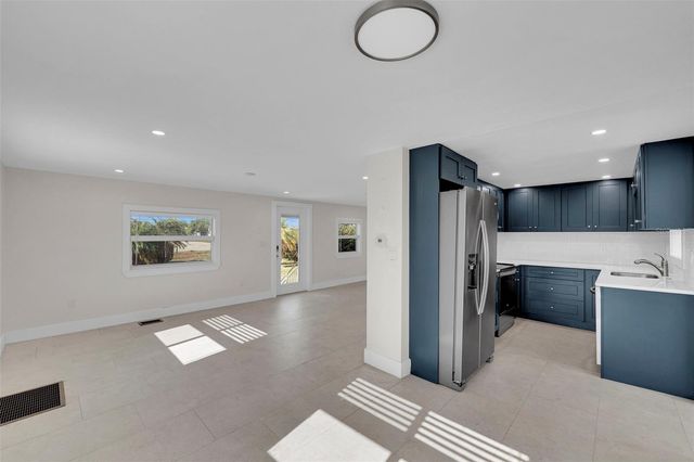 2880 8TH AVENUE, St James City, FL 33956