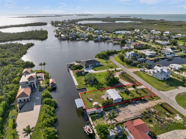 2880 8TH AVENUE, St James City, FL 33956