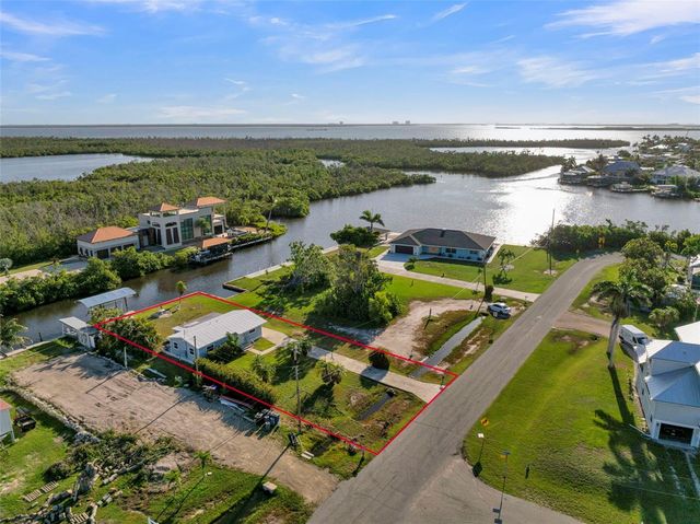 2880 8TH AVENUE, St James City, FL 33956