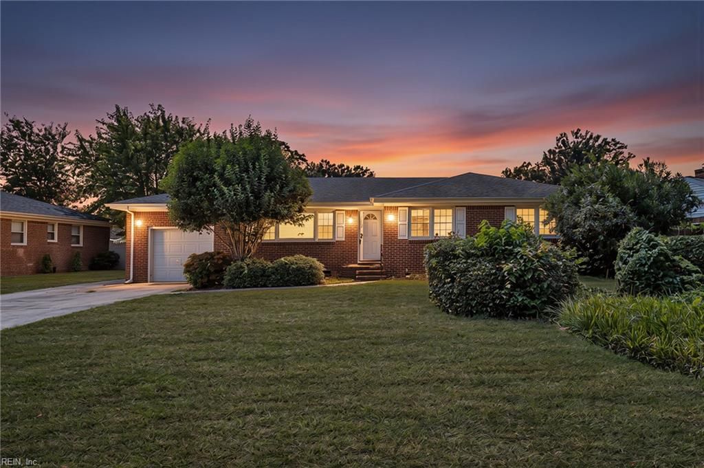 4633 Miles Standish RD Dr, Virginia Beach, VA 23455