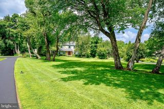 2390 PINEVIEW DR, Malvern, PA 19355
