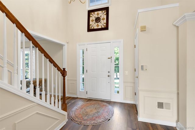 1853 Midchester Drive, West Bloomfield Charter Township, MI 48324