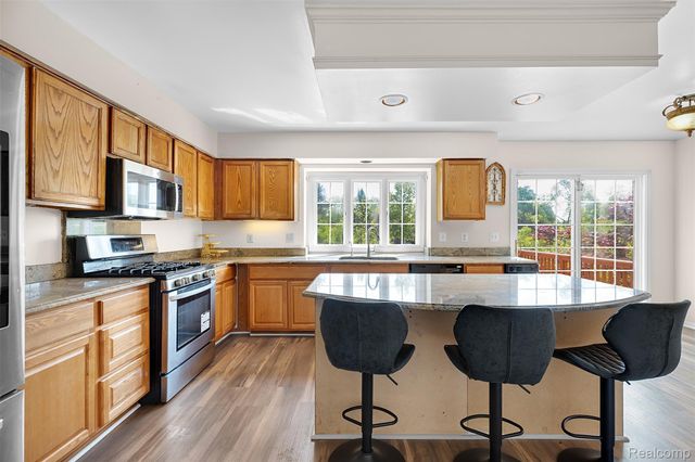 1853 Midchester Drive, West Bloomfield Charter Township, MI 48324