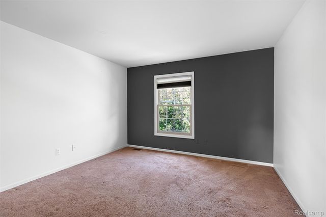 1853 Midchester Drive, West Bloomfield Charter Township, MI 48324