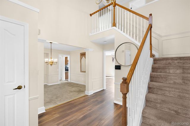 1853 Midchester Drive, West Bloomfield Charter Township, MI 48324