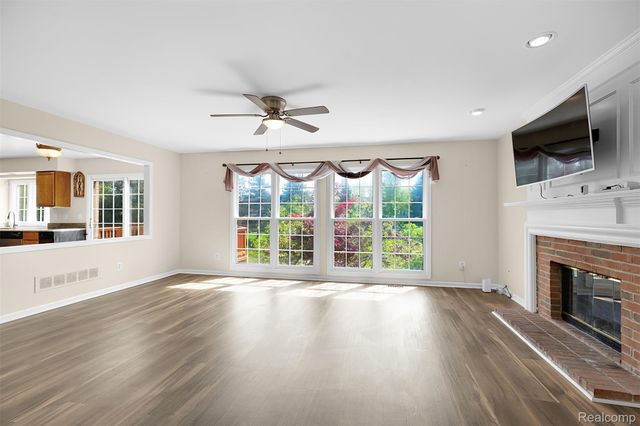 1853 Midchester Drive, West Bloomfield Charter Township, MI 48324