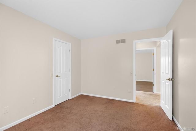 1853 Midchester Drive, West Bloomfield Charter Township, MI 48324