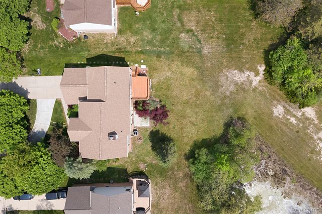 1853 Midchester Drive, West Bloomfield Charter Township, MI 48324