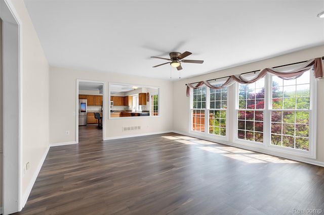 1853 Midchester Drive, West Bloomfield Charter Township, MI 48324