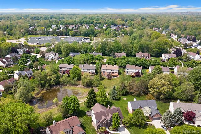 1853 Midchester Drive, West Bloomfield Charter Township, MI 48324