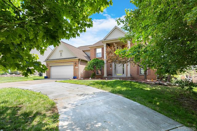 1853 Midchester Drive, West Bloomfield Charter Township, MI 48324