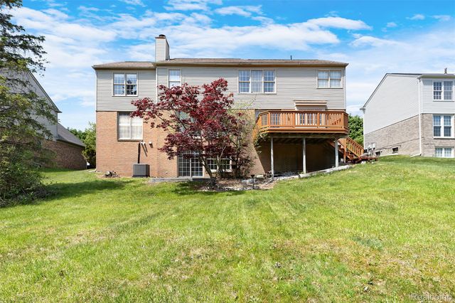 1853 Midchester Drive, West Bloomfield Charter Township, MI 48324