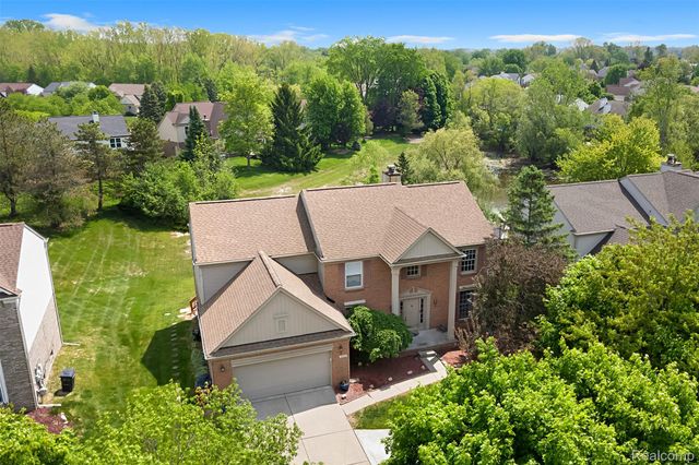 1853 Midchester Drive, West Bloomfield Charter Township, MI 48324