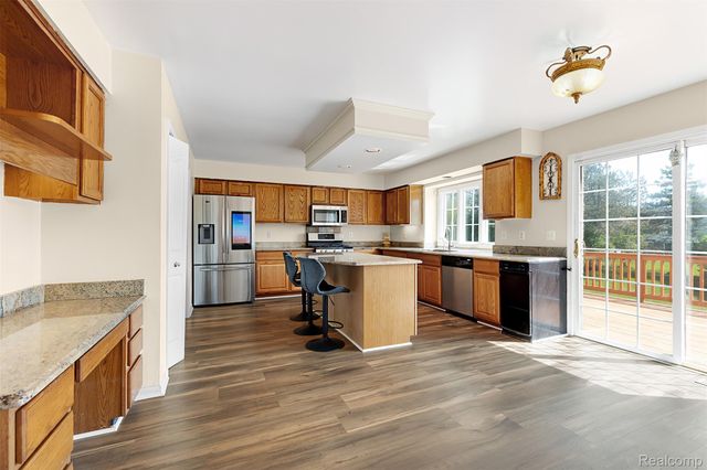1853 Midchester Drive, West Bloomfield Charter Township, MI 48324