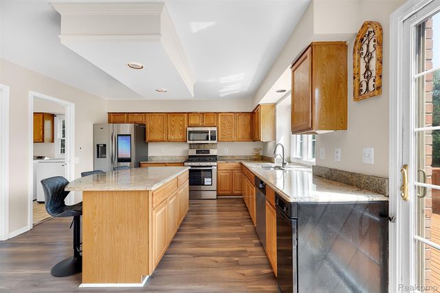 1853 Midchester Drive, West Bloomfield Charter Township, MI 48324