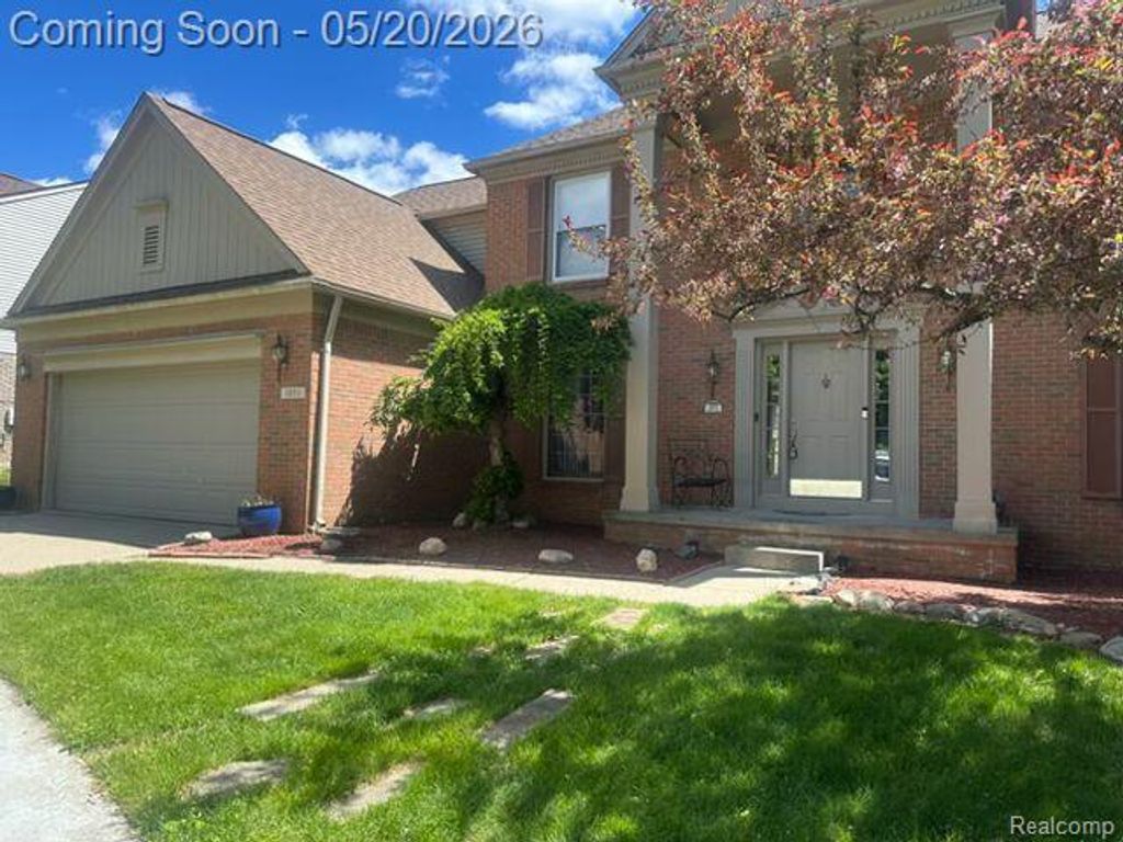 1853 Midchester Drive, West Bloomfield Charter Township, MI 48324