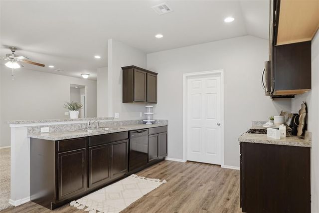 1860 Sussex Street, Newcastle, OK 73065