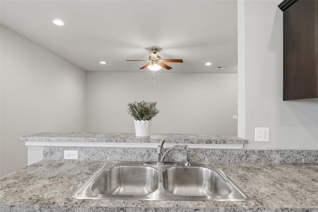 1860 Sussex Street, Newcastle, OK 73065