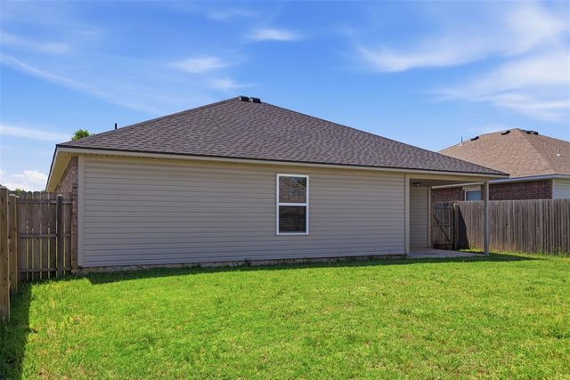 1860 Sussex Street, Newcastle, OK 73065