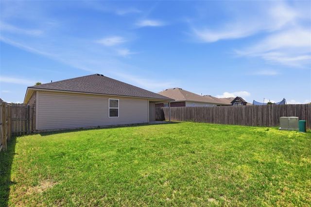 1860 Sussex Street, Newcastle, OK 73065