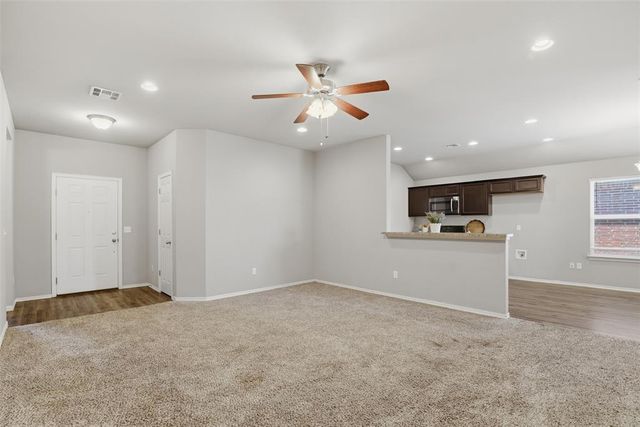 1860 Sussex Street, Newcastle, OK 73065