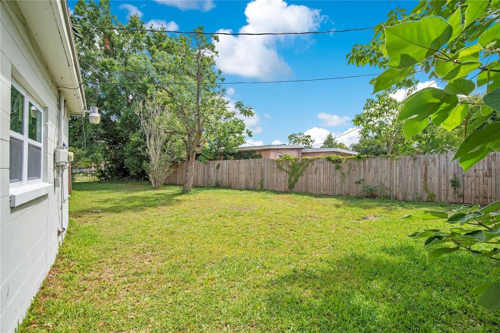 Image 12 of property listing at 1301 LAWNE BOULEVARD, Orlando, FL 32808