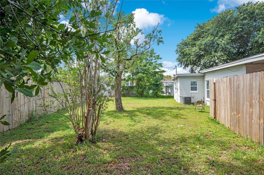 Image 14 of property listing at 1301 LAWNE BOULEVARD, Orlando, FL 32808
