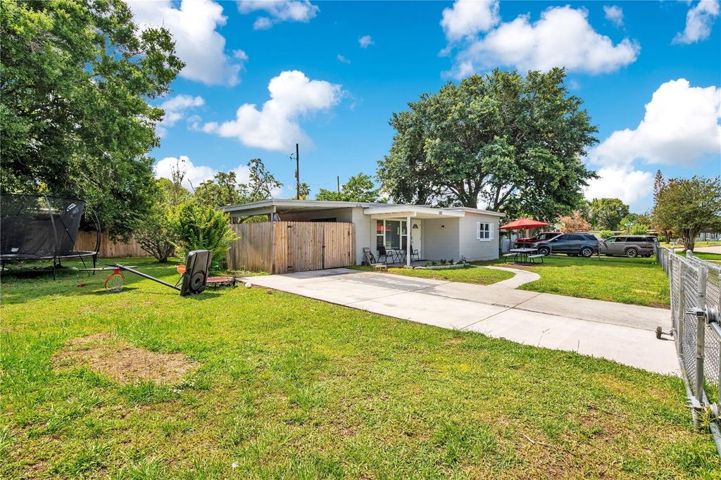 Image 17 of property listing at 1301 LAWNE BOULEVARD, Orlando, FL 32808