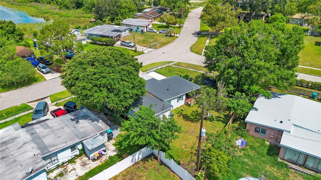 Image 5 of property listing at 1301 LAWNE BOULEVARD, Orlando, FL 32808