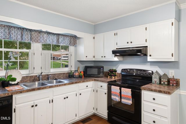 2021 Fox Run Road, Burlington, NC 27215