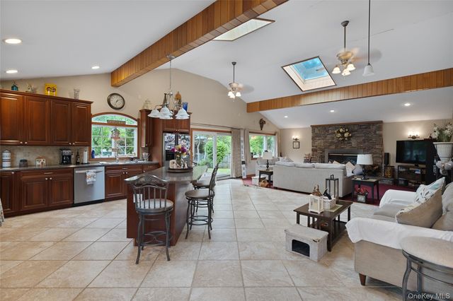 1414 Illinois Avenue, Bay Shore, NY 11706