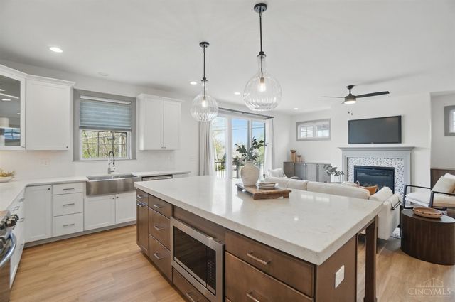 9324 Old Plainfield Road, Blue Ash, OH 45236
