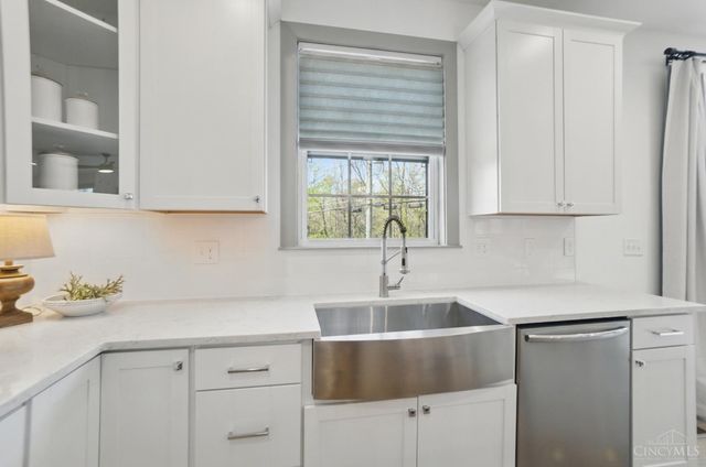 9324 Old Plainfield Road, Blue Ash, OH 45236