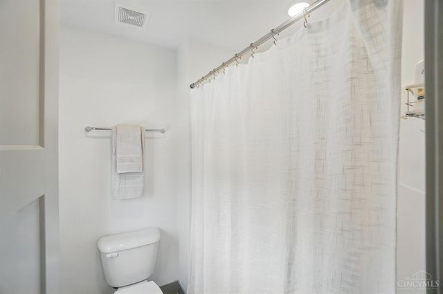 9324 Old Plainfield Road, Blue Ash, OH 45236