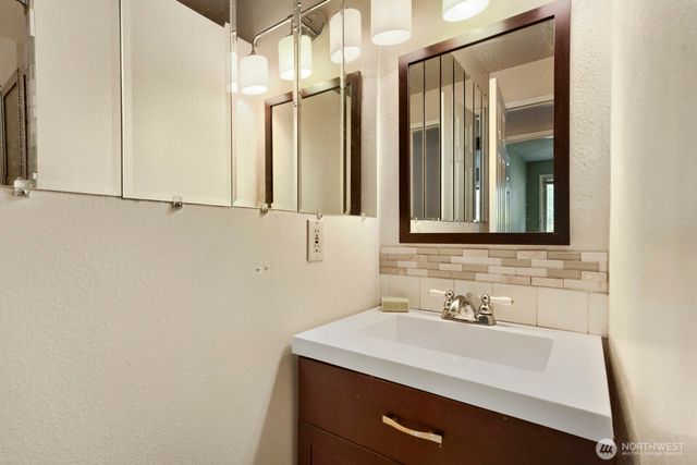 606 SW 302nd Street, Federal Way, WA 98023