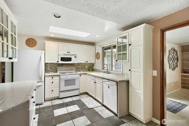 606 SW 302nd Street, Federal Way, WA 98023