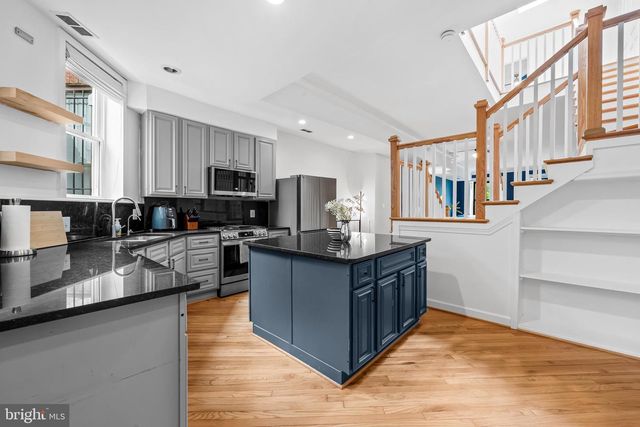 2024 PARK AVE, Baltimore, MD 21217