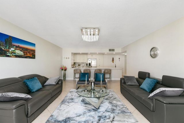 1147 Hillsboro Mile 803, Hillsboro Beach, FL 33062