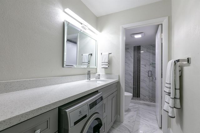 1147 Hillsboro Mile 803, Hillsboro Beach, FL 33062