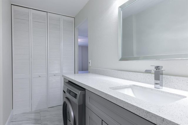 1147 Hillsboro Mile 803, Hillsboro Beach, FL 33062
